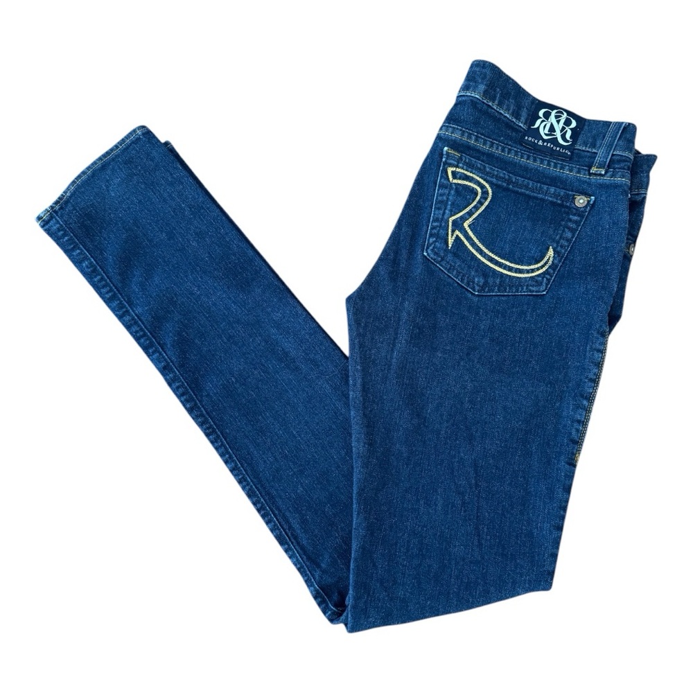 Vintage ROCK & REPUBLIC women’s size 26 dark blue denim low rise jeans.